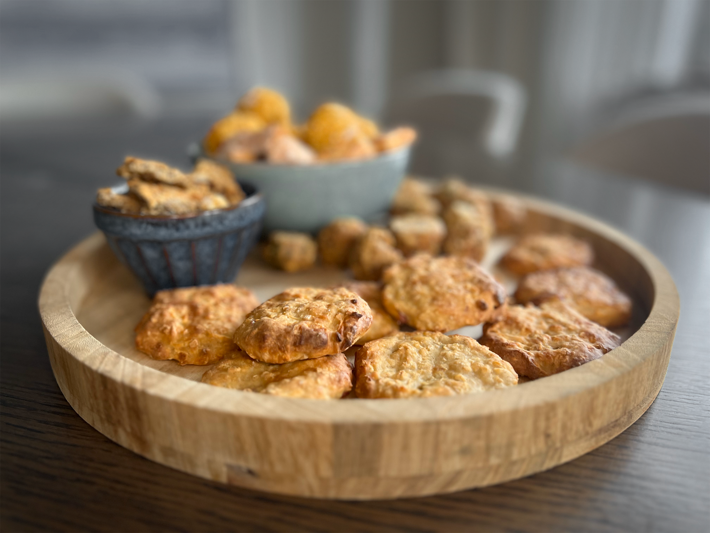 Homemade dog treat recipes: easy & healthy snacks your pup will love