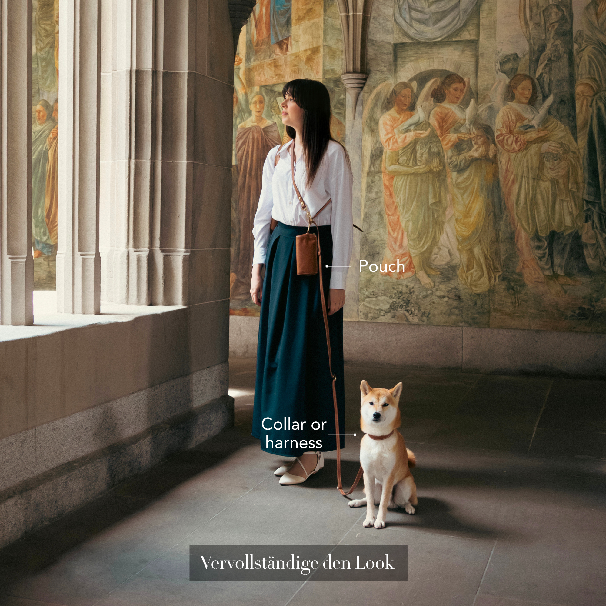 Woman with a dog in an ornate room with tapestries. #lang_de
